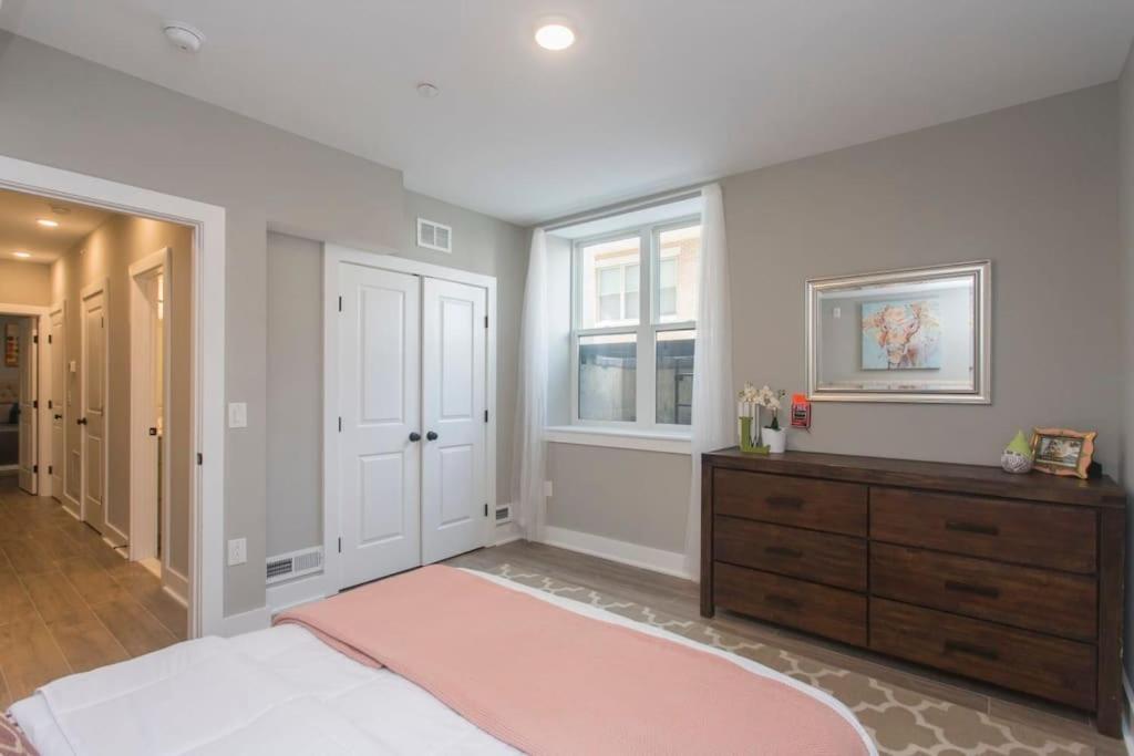 Apartment Pristine 3 Bdrm - Garage Parking - Close To Upenn Philadelphia