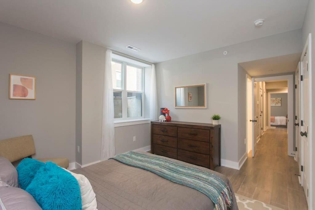 Apartment Pristine 3 Bdrm - Garage Parking - Close To Upenn